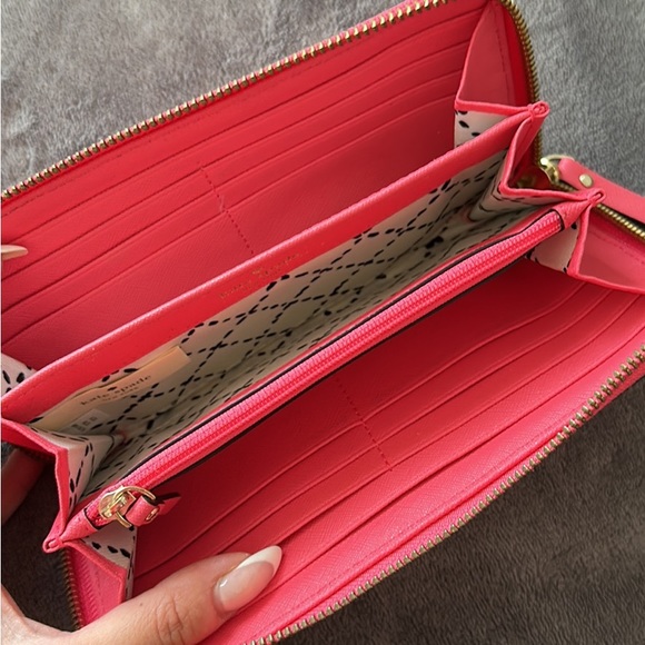 Kate Spade wallet - Picture 3 of 3